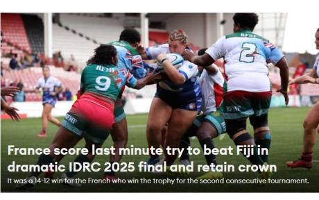 Rugby players mid match